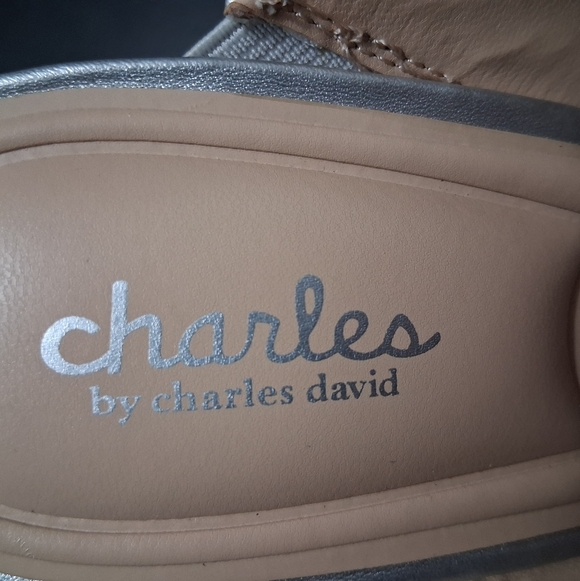 NWOT Gun Metal Wedge With Rhinestone Embellishments  Size 9.5 - Picture 9 of 11